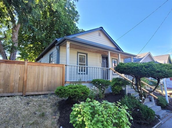 5621 Brooklyn Avenue NE, Seattle WA 98105