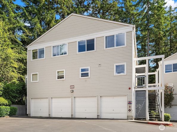 2989 142nd Place SE 3, Bellevue WA 98007