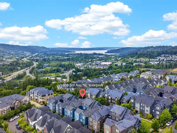 868 3rd Avenue NE, Issaquah WA 98029