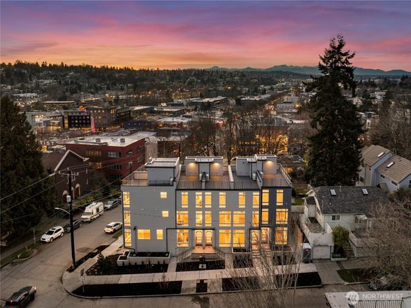 724 N 36th Street, Seattle WA 98103