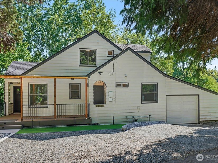 10106 16th Avenue S, Seattle WA 98168