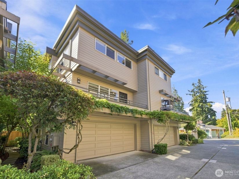 12506 26th Avenue NE A103, Seattle WA 98125
