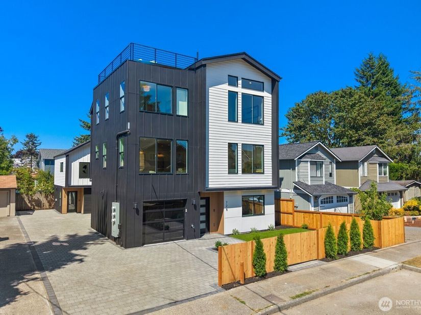 726 N 89th Street, Seattle WA 98103