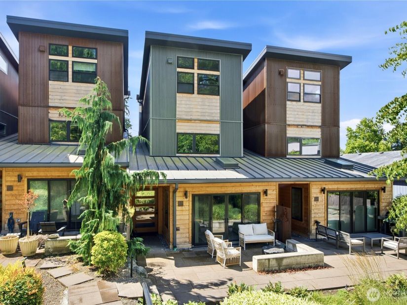 10323 NE 189th St B, Bothell WA 98011