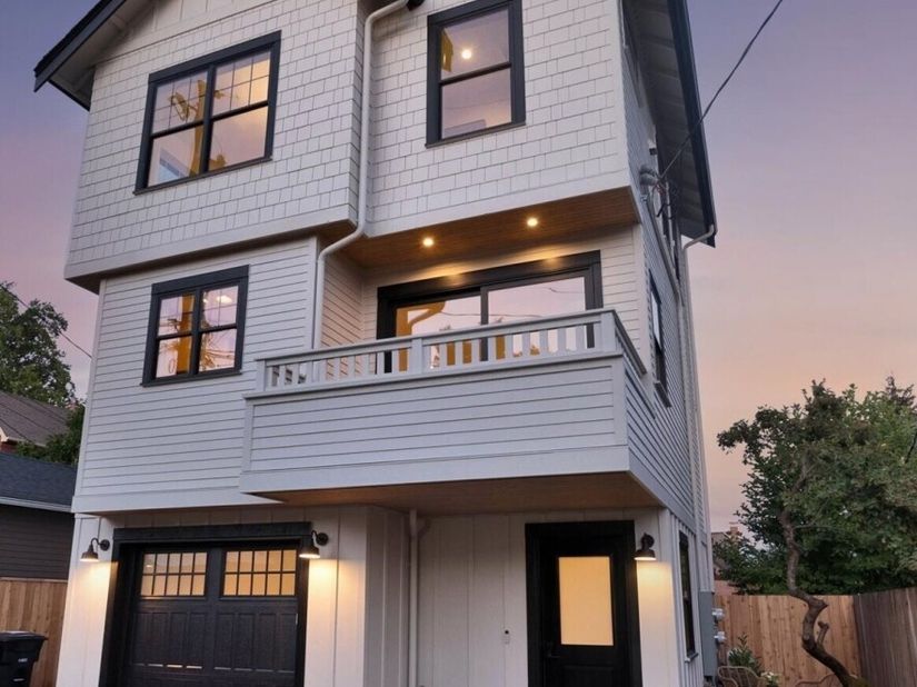 5549 B 34th Avenue NE, Seattle WA 98105