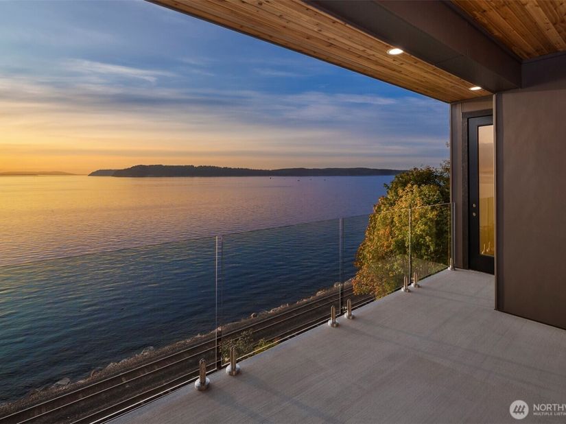 12306 Possession Lane, Edmonds WA 98026