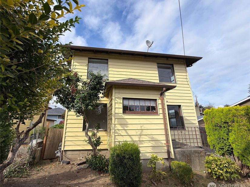4210 S Holly Street, Seattle WA 98118