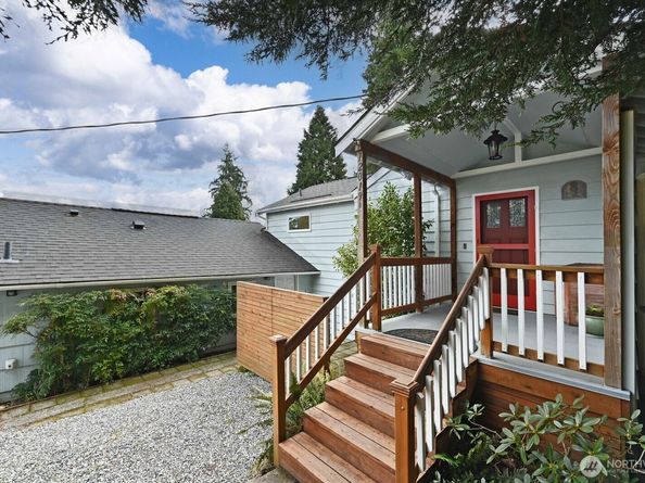 12019 B 25th Avenue NE, Seattle WA 98125