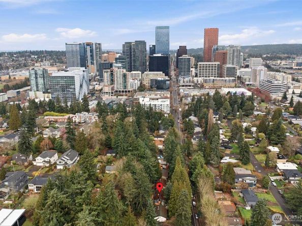 339 108th Avenue SE, Bellevue WA 98004