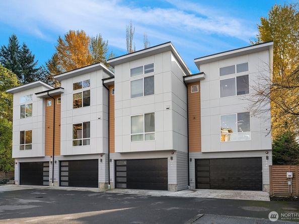 7721 NE 175th Street 104, Kenmore WA 98028