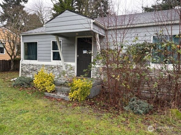 11704 40th Avenue NE, Seattle WA 98125