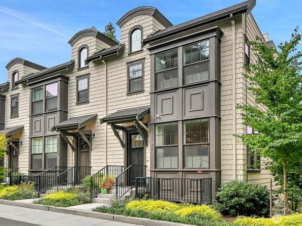 2130 10th Avenue W 28, Seattle WA 98119