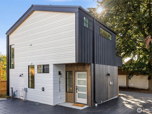 10713 2nd Avenue NW, Seattle WA 98177