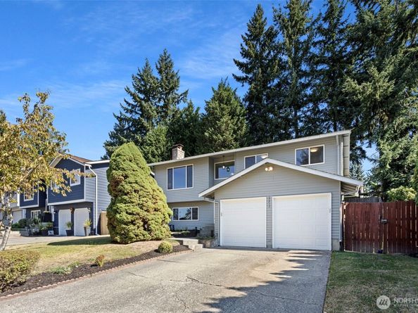 17714 160th Avenue SE, Renton WA 98058