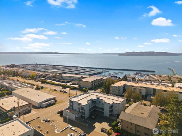 22226 6th Avenue S 201, Des Moines WA 98198