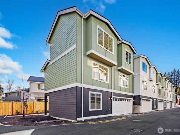 19505 Damson Road B1, Lynnwood WA 98036
