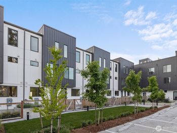 6614 Carleton Avenue S