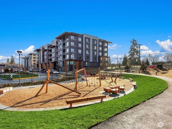 6901 NE 184th Lane 110, Kenmore WA 98028