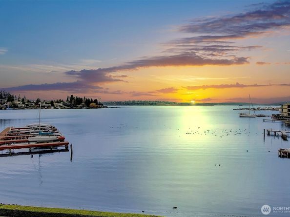 4437 Lake Washington Boulevard NE 302, Kirkland WA 98033