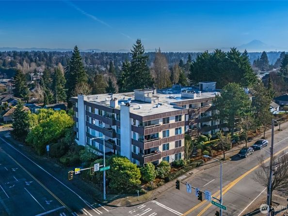 3421 SW Roxbury Street 401, Seattle WA 98126