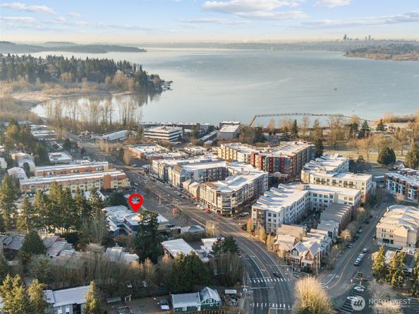 11920 98th Avenue NE 206, Kirkland WA 98034