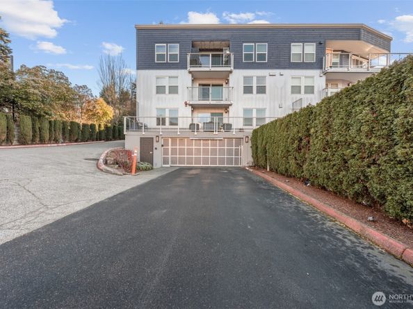 11920 98th Avenue NE 206, Kirkland WA 98034