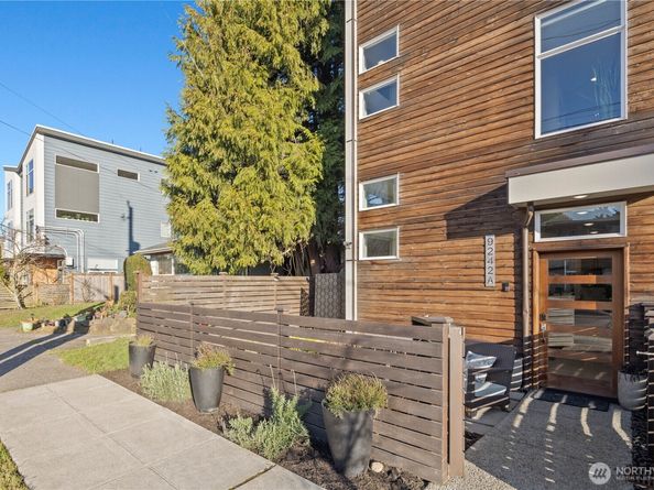 9242 A 17th Avenue SW, Seattle WA 98106