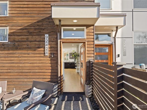 9242 A 17th Avenue SW, Seattle WA 98106