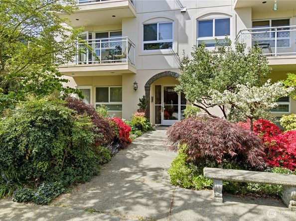 1527 California Avenue SW 301, Seattle WA 98116