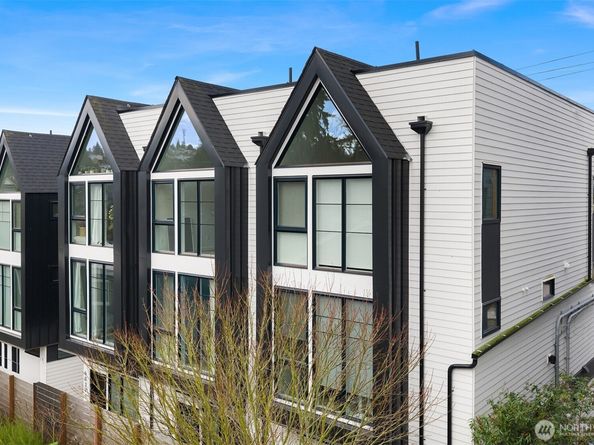 6041 42nd Avenue SW, Seattle WA 98136