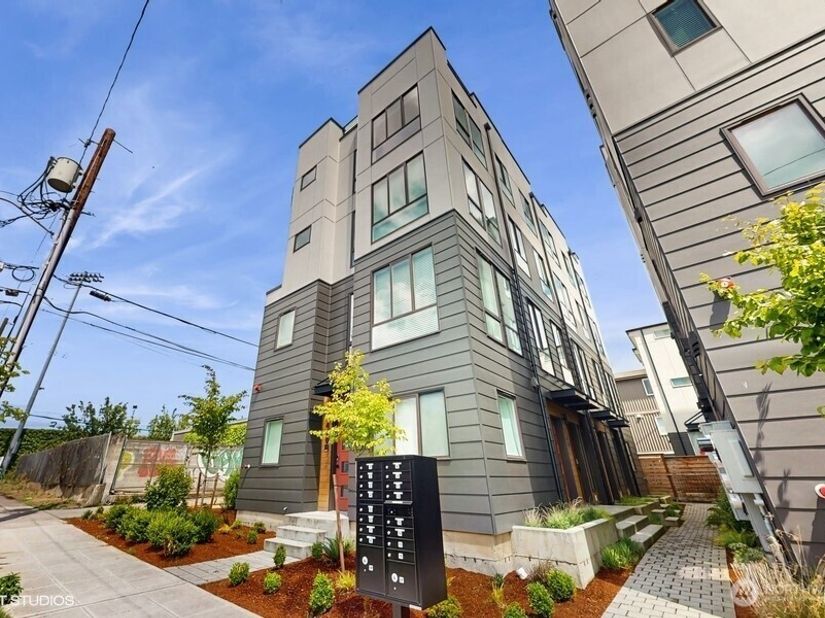 442 13th Avenue, Seattle WA 98122