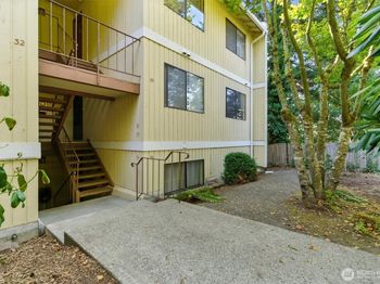 26425 Pennsylvania Avenue NE