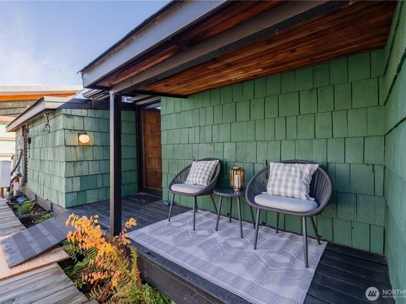 3130 Portage Bay Place E C, Seattle WA 98102