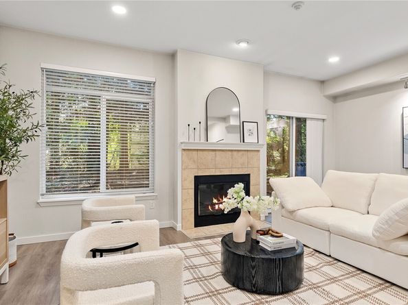 18010 NE 94th Court 2, Redmond WA 98052