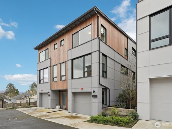 8638 39th Avenue S, Seattle WA 98118