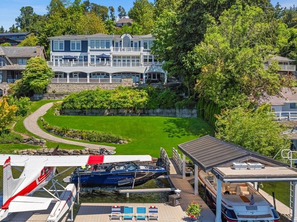 8233 W Mercer Way, Mercer Island WA 98040