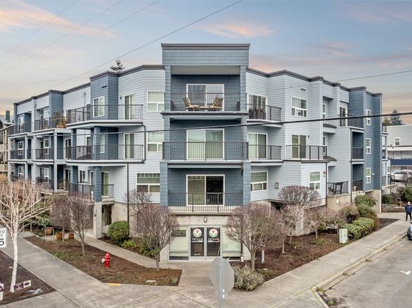 22226 6th Avenue S 206, Des Moines WA 98198