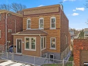 244 Lincoln Avenue