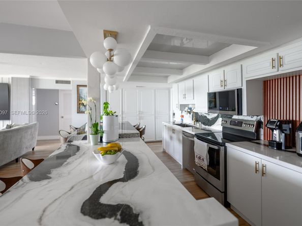 3910 Crystal Lake Dr 401, Deerfield Beach FL 33064