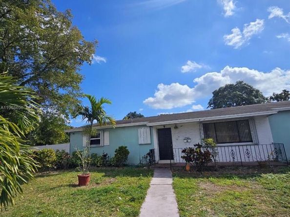 1760 NW 135th St, Miami FL 33167