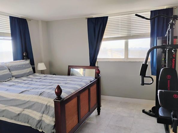 6900 Bay Dr 11K, Miami Beach FL 33141