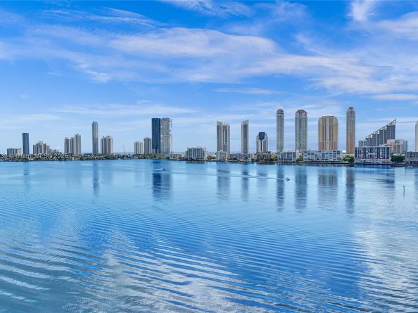 3000 Island Blvd 1106, Aventura FL 33160