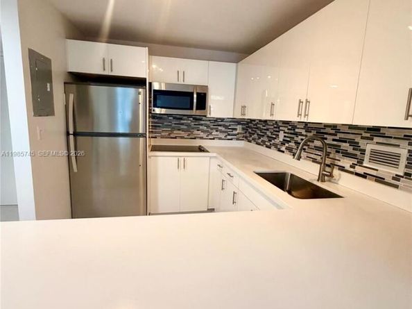 2301 Collins Ave 311, Miami Beach FL 33139