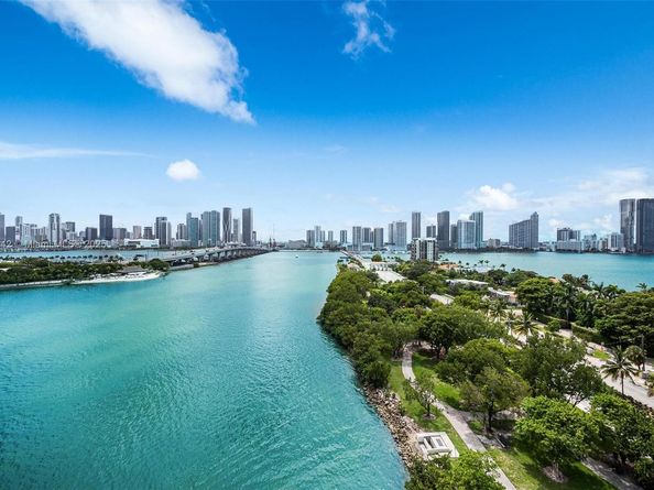 1000 Venetian Way 1108, Miami FL 33139