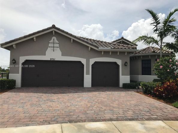 9751 Lakeview Ln, Parkland FL 33076