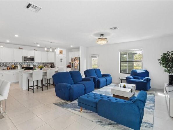 6018 Henderson Way, West Palm Beach FL 33415