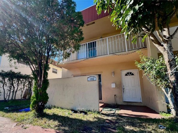 606 SW 80th Ter 1, North Lauderdale FL 33068