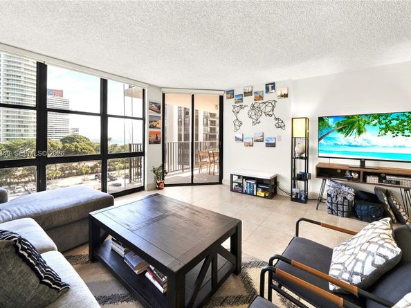 1901 Brickell Ave B711, Miami FL 33129