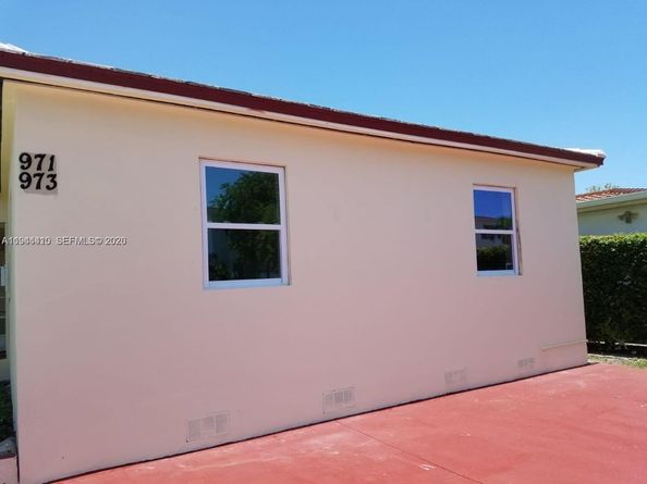 971 79th Ter, Miami Beach FL 33141