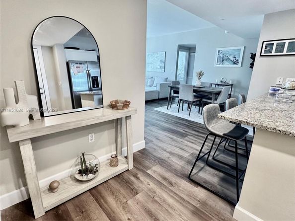 950 Brickell Bay Dr 1905, Miami FL 33131